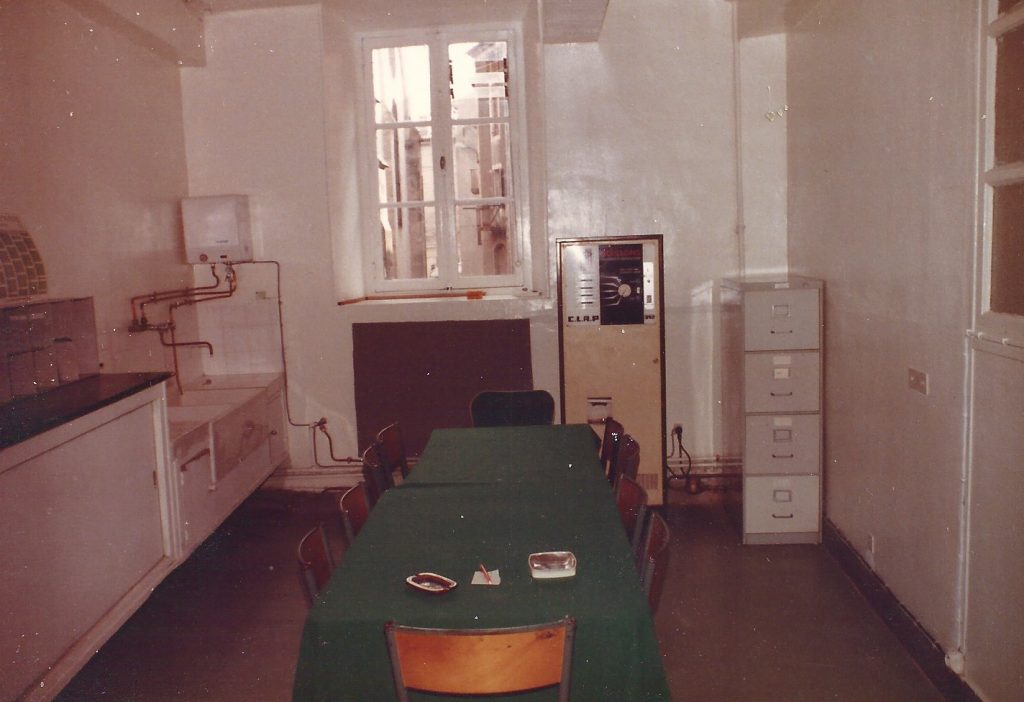 1er studio de Radio Pile situé Boulevard de la Glacière ancien Hopital à PRIVAS.