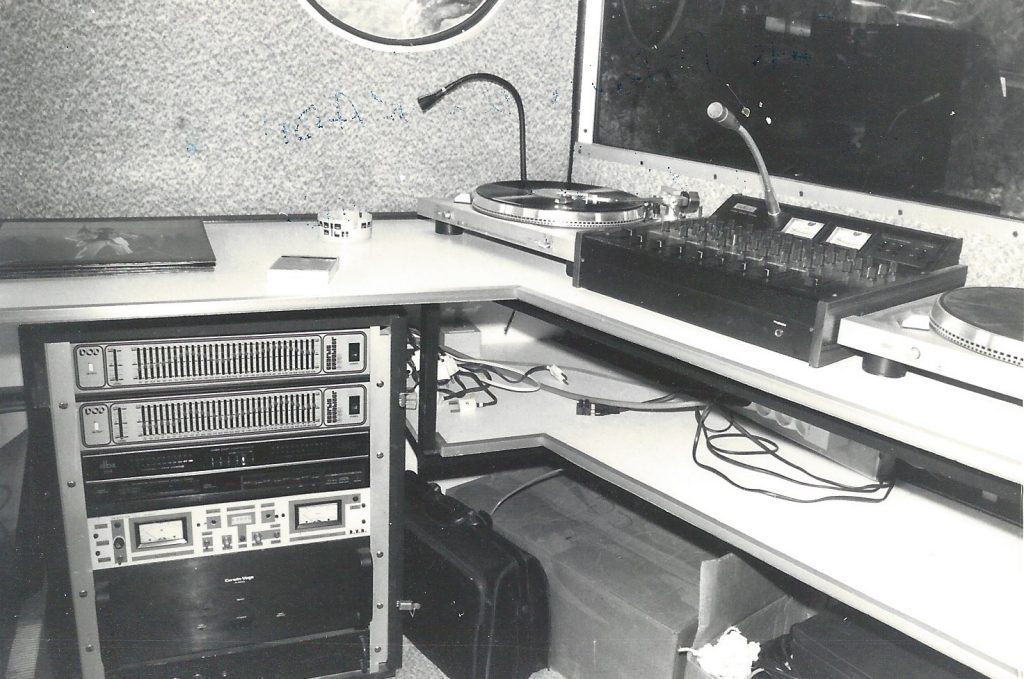 Régie du car podium de Radio PILE