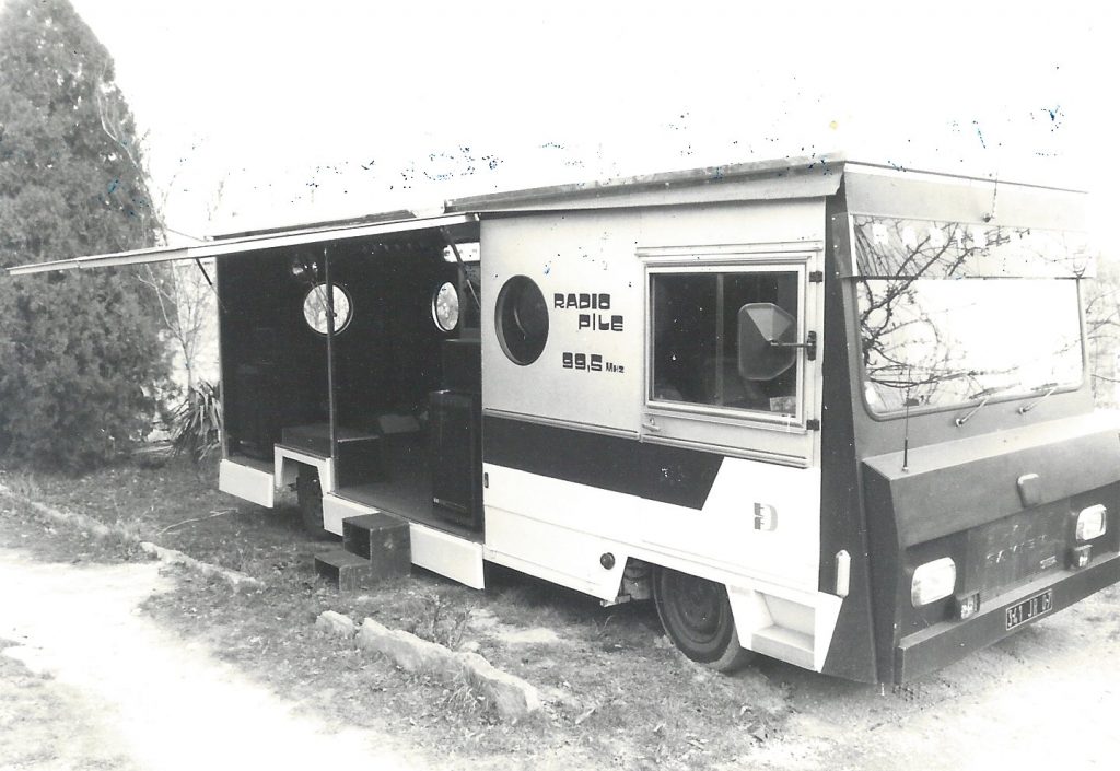 Le car podium de Radio PILE