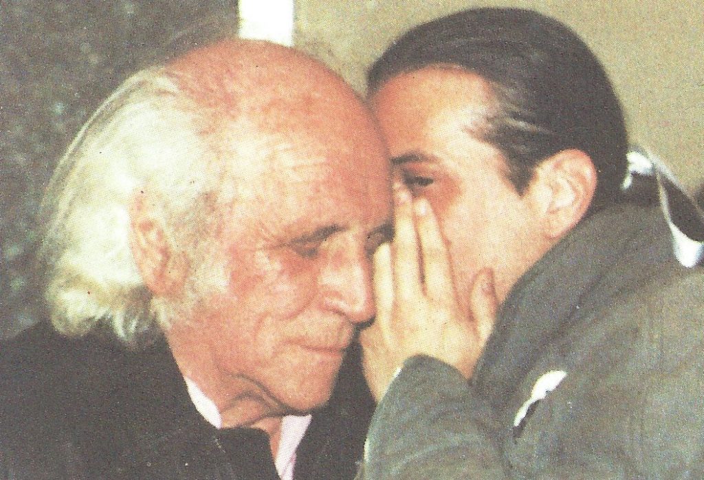 Festival des Radios Leaders à Béziers. Quand Francis LALANNE murmure à l"oreille de Léo FERRE.