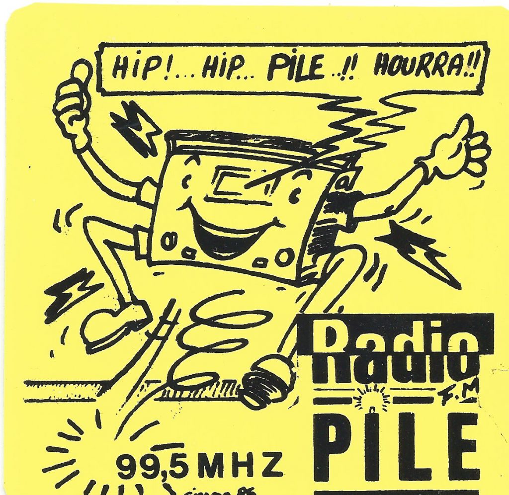 Autocollant Radio PILE "Hip ! Hip ! Pile ! Hourra"